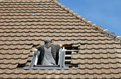 Pose de velux - La Cluse-et-Mijoux